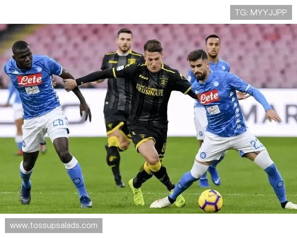 巴黎圣日耳曼中场控制在高强度比赛中面临考验，近期表现波动对关键战能力形成制约