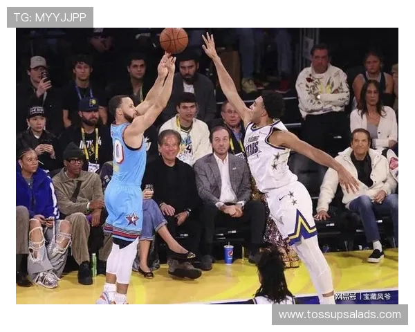 利拉德三分出手提高关键时刻得分率拉开球队领先优势